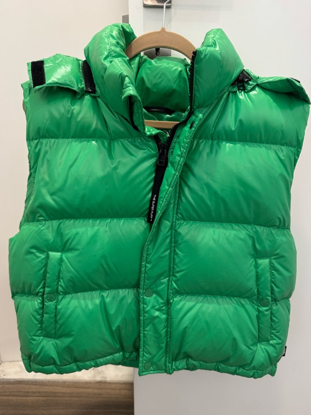 Aritzia Super Puff Vest Hi-Gloss Green Sz Large